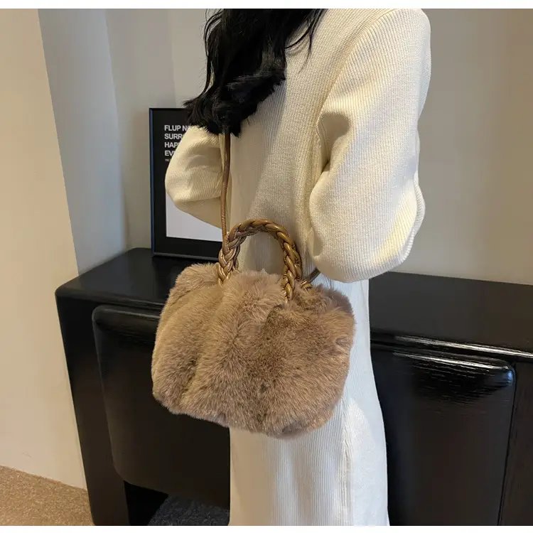 Plush Faux Fur Shoulder Bag for Women Winter 2023 — feature 15
