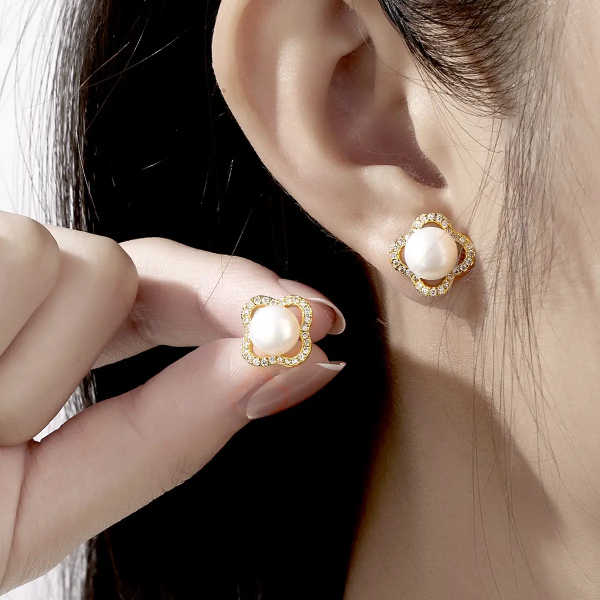2023 Freshwater Pearl Four Leaf Clover Earrings for Women - Image 2