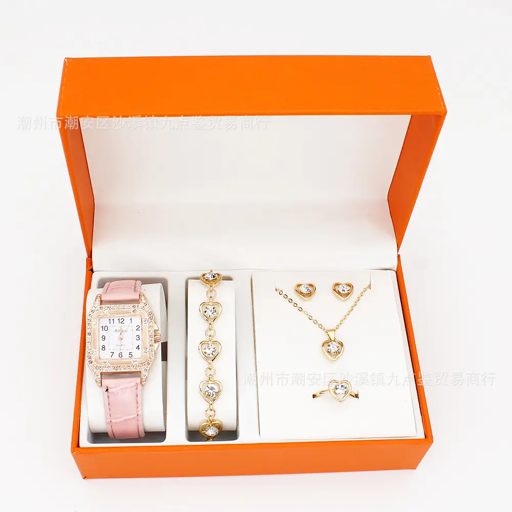 Gold Heart Charm Bracelet Set for Women — feature 12