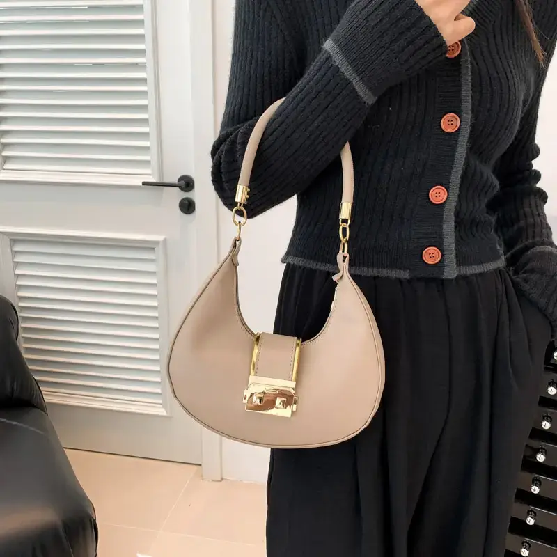 Black High-End Lock Armpit Bag for Women - Image 6