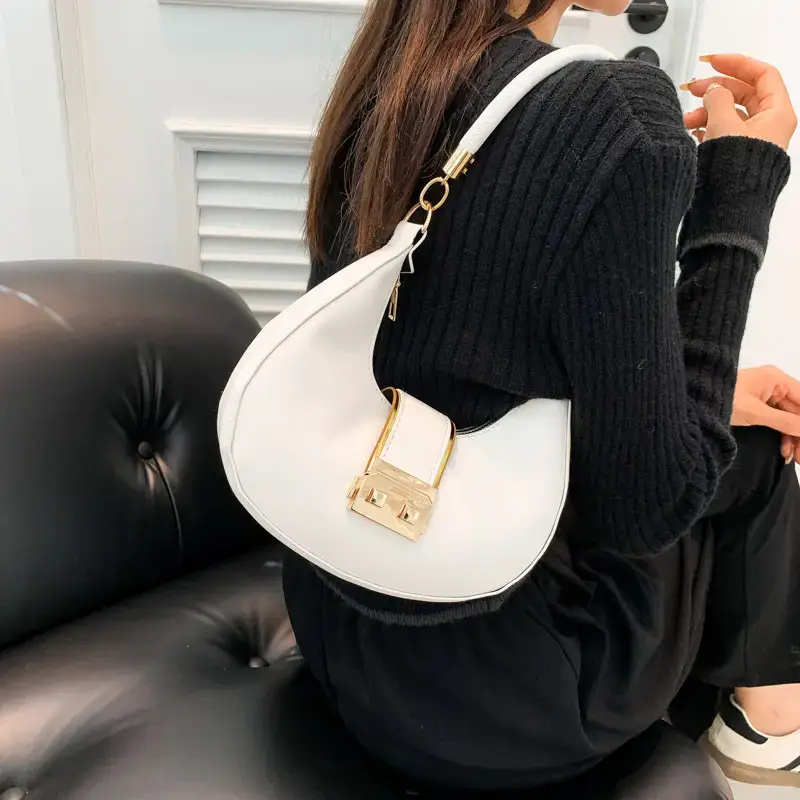 Black High-End Lock Armpit Bag for Women - Image 8