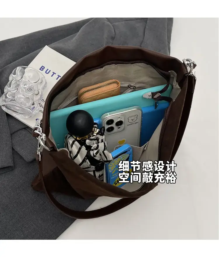 Black Velvet Shoulder Bag for Women 2023 — feature 8