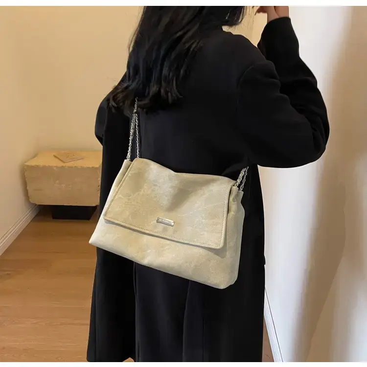 Frosted Chain Shoulder Bag Women Brown 2023 — feature 17