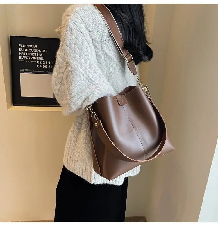 Women's Large Capacity Bucket Bag Beige 2024 — feature 44
