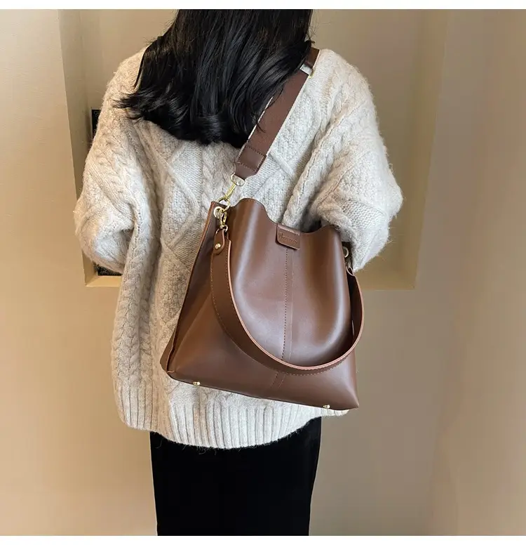 Women's Large Capacity Bucket Bag Beige 2024 — feature 45