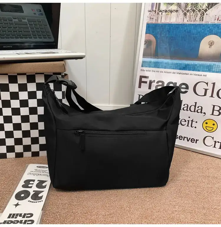 Men's Black Japanese Messenger Bag Large Capacity — feature 32