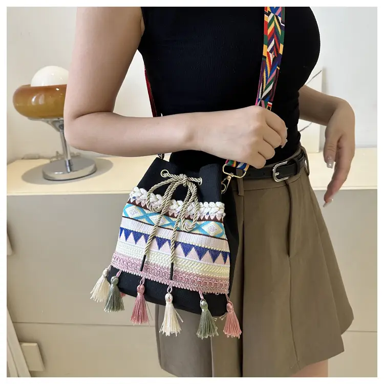 2023 Korean Style Tassel Crossbody Bag Brown — feature 15