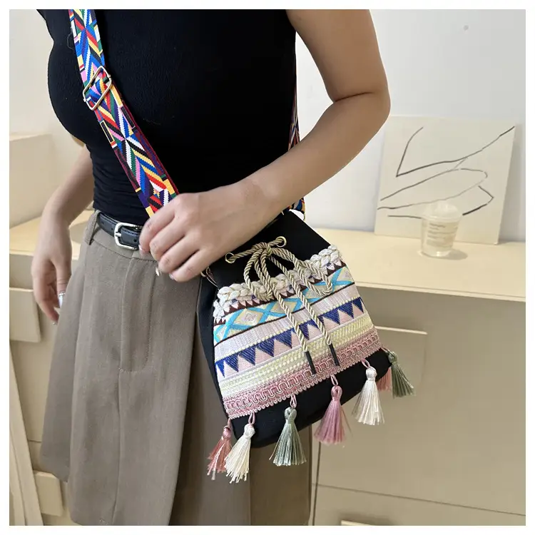 2023 Korean Style Tassel Crossbody Bag Brown — feature 17