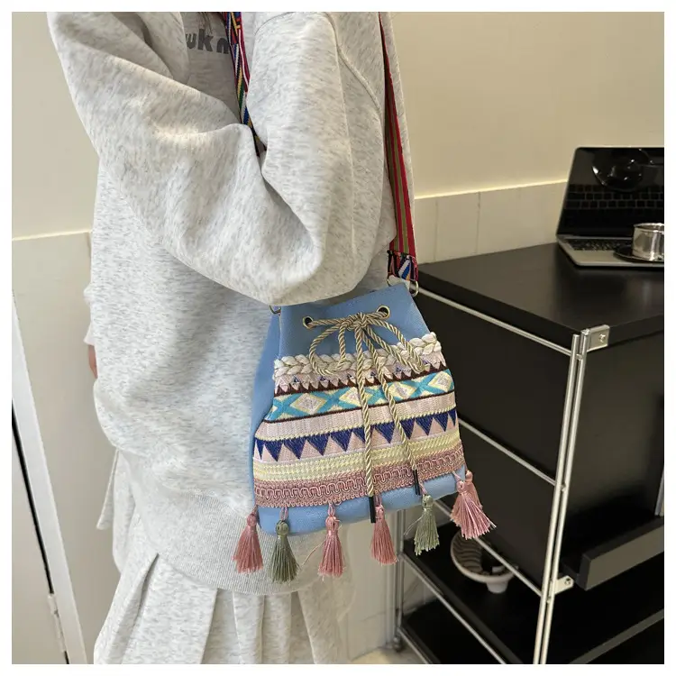 2023 Korean Style Tassel Crossbody Bag Brown — feature 20