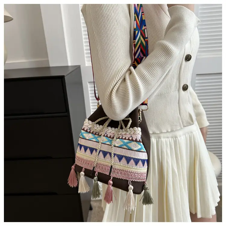 2023 Korean Style Tassel Crossbody Bag Brown — feature 30