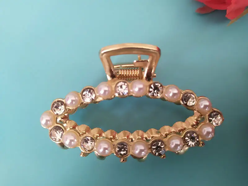 Korean Pearl Hairpin with Rhinestones Grip - Image 9