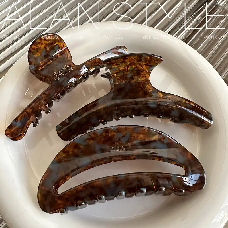 Maillard Dark Brown Shark Hairpin Clip for Women — feature 5