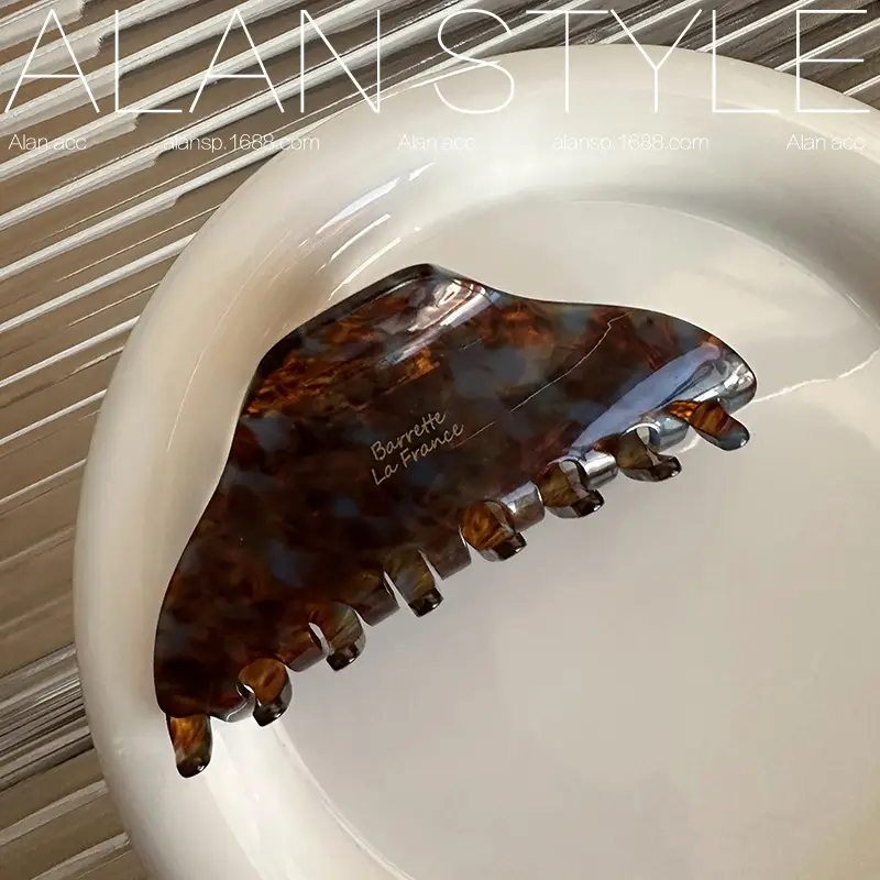 Maillard Dark Brown Shark Hairpin Clip for Women — feature 8