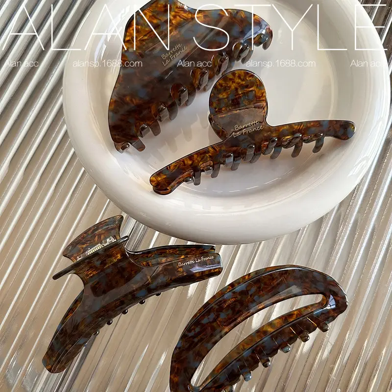 Maillard Dark Brown Shark Hairpin Clip for Women — feature 9