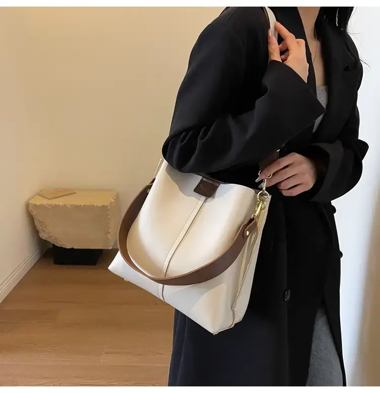 Women's Large Capacity Shoulder Bag Cream Brown Gold — feature 18