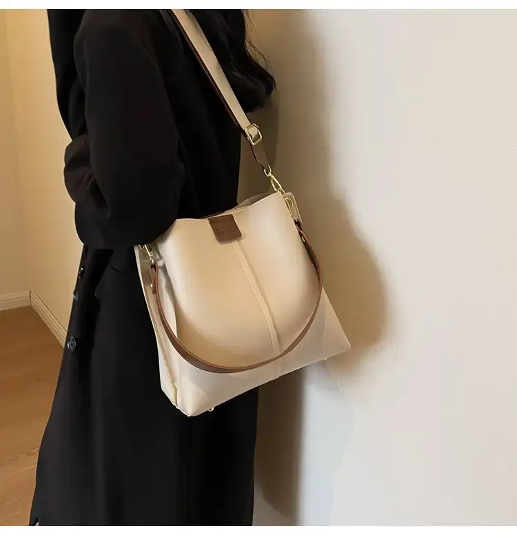 Women's Large Capacity Shoulder Bag Cream Brown Gold — feature 24
