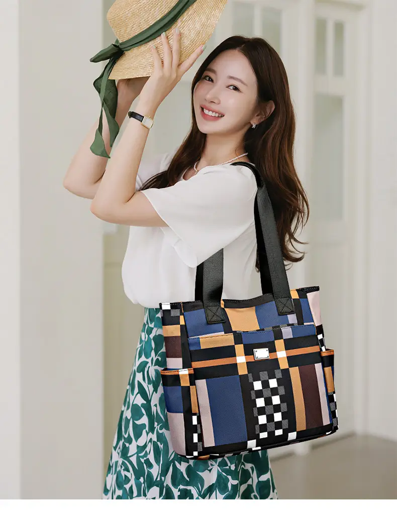 Women's 2023 New Fashion Plaid Tote Bag Oxford Cloth — feature 16