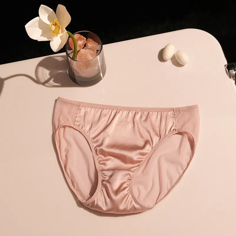 Yuyue Jinsanta French Underwear Mulberry Silk Non-steel Ring Silk Triangle Cup Large Chest Small Anti-sagging Women's Bra