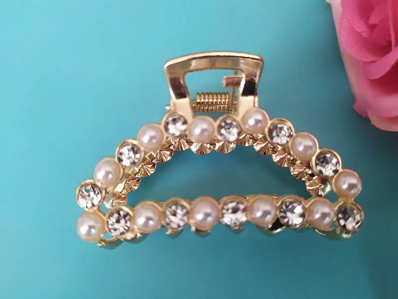 Korean Pearl Hairpin with Gold Plated Handle - Image 5