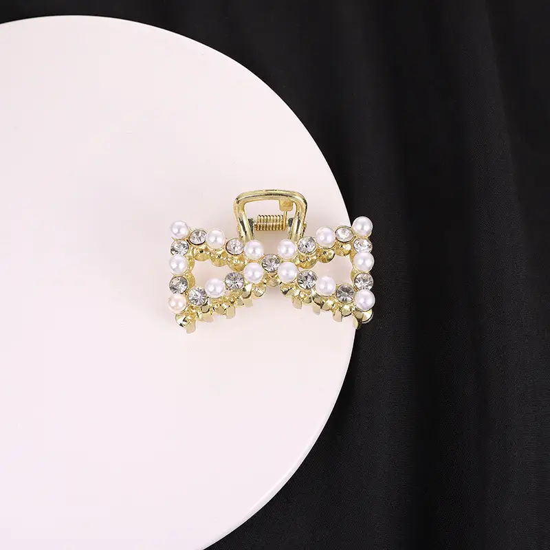 Korean Pearl Hairpin with Gold Plated Handle - Image 8
