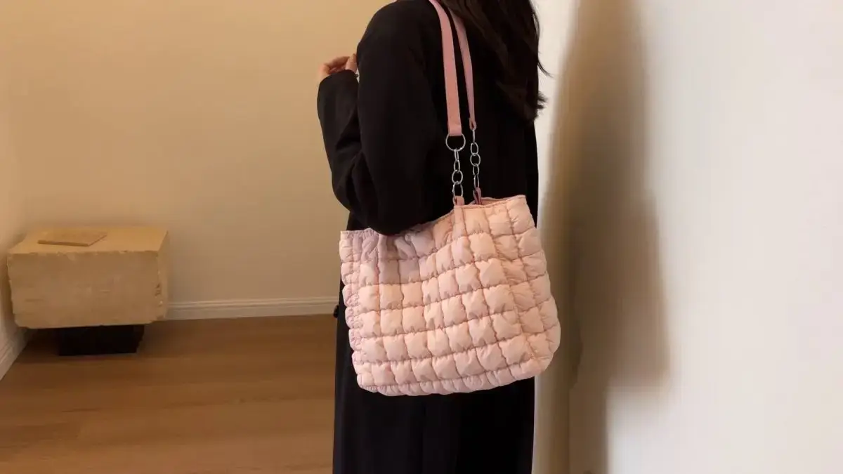 Women's Black Quilted Shoulder Bag 2026 New Trendy — feature 1