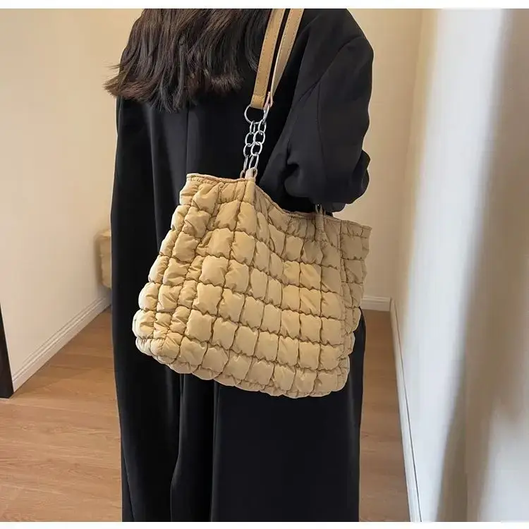 Women's Black Quilted Shoulder Bag 2026 New Trendy — feature 11