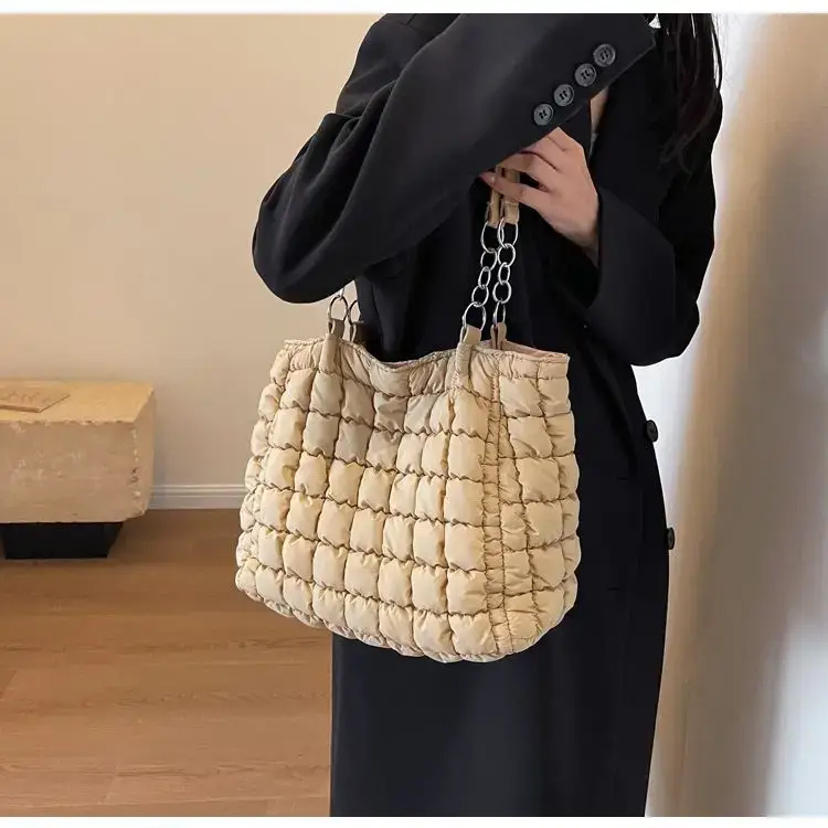Women's Black Quilted Shoulder Bag 2026 New Trendy — feature 13