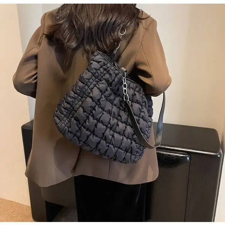 Women's Black Quilted Shoulder Bag 2026 New Trendy — feature 22