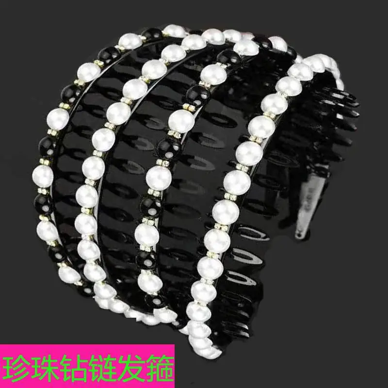 Pearl Hairband with Toothed Design for Women - Image 5