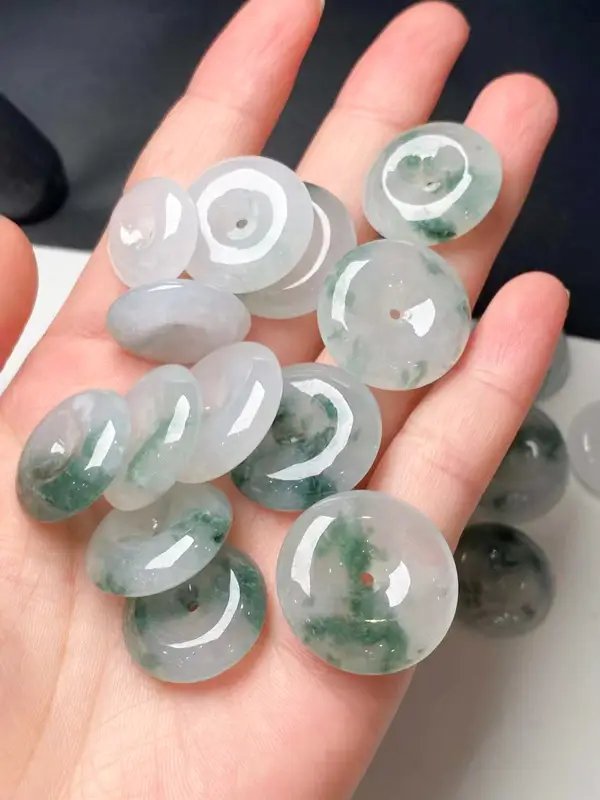 Green Jade Floating Flower Buckle Pendants — feature 6