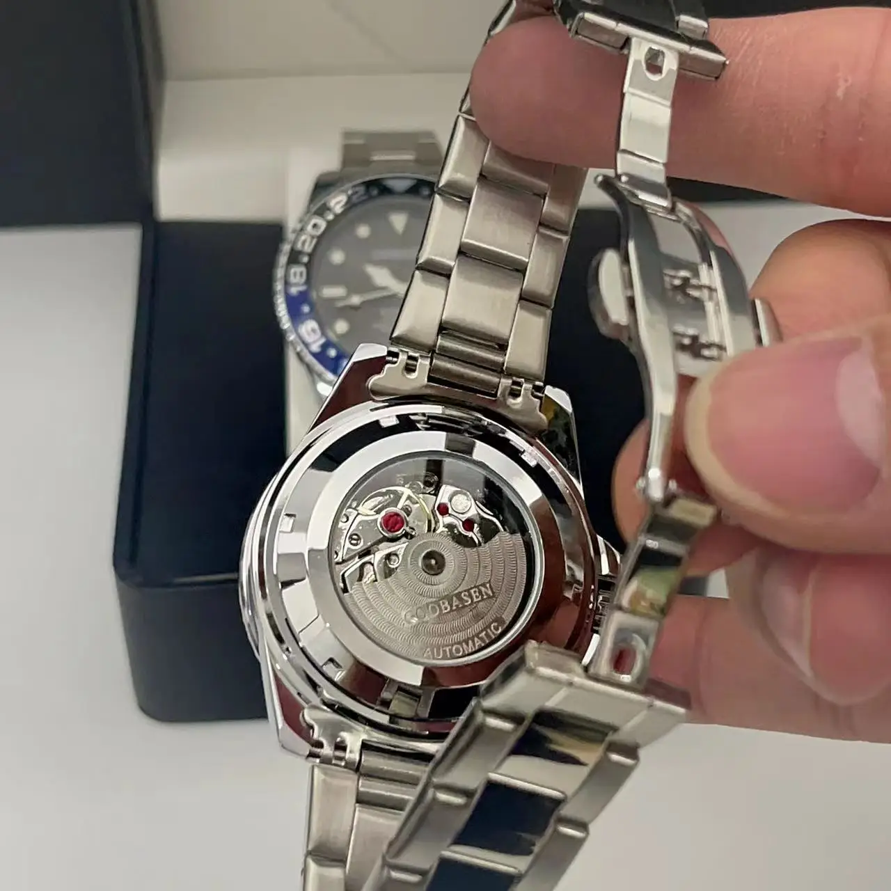 Guberson Coke Circle Men's Watch Waterproof Luminous Calendar — feature 7