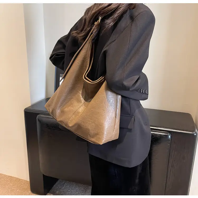Vintage Leather Tote Bag for Women 2026 New Trend — feature 18