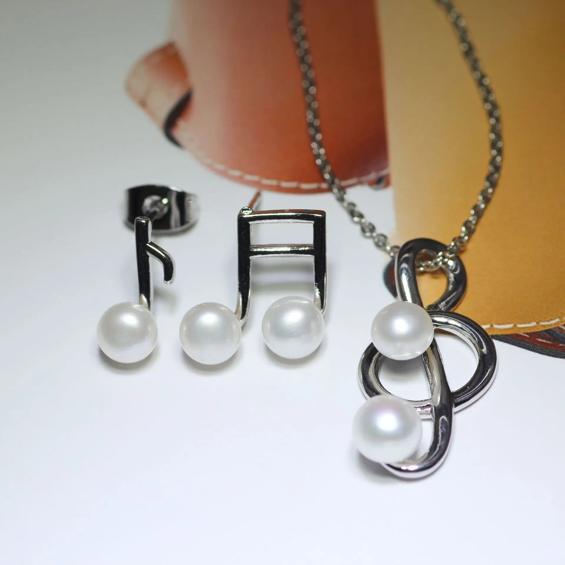 Dan Tao Pearl Earrings Necklace Set Gold Finish — feature 15