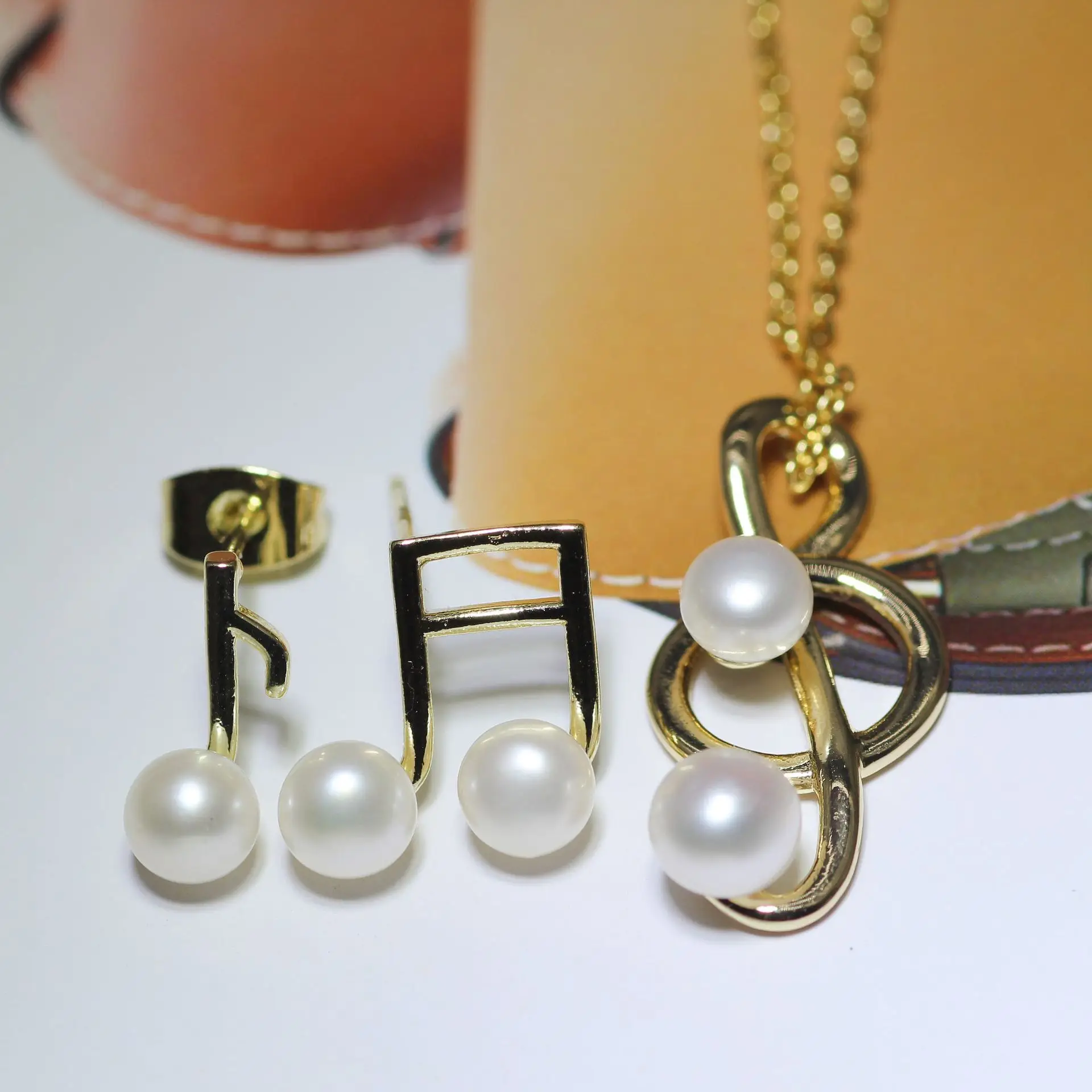 Dan Tao Pearl Earrings Necklace Set Gold Finish — feature 16