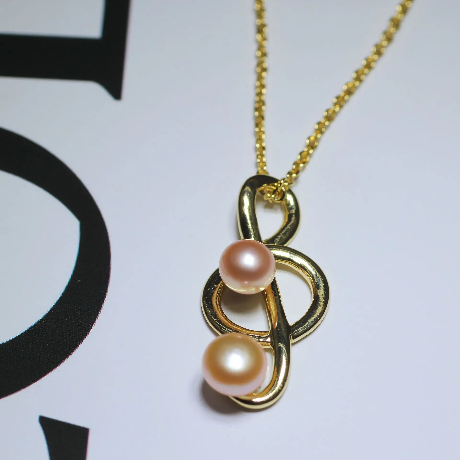 Dan Tao Pearl Earrings Necklace Set Gold Finish — feature 18