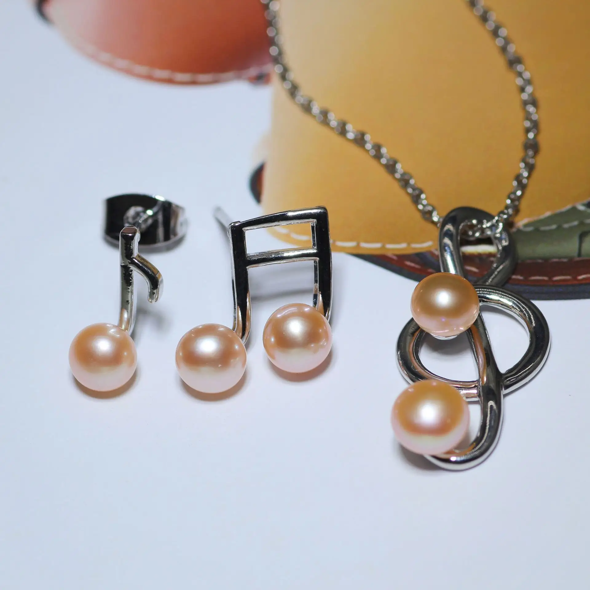 Dan Tao Pearl Earrings Necklace Set Gold Finish — feature 3