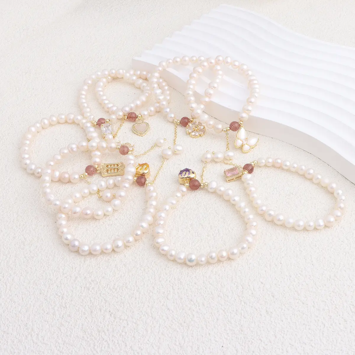 Natural Freshwater Pearl Bracelet Love Heart Design — feature 18
