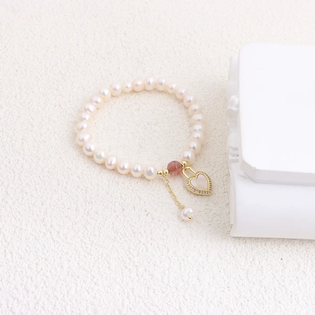 Natural Freshwater Pearl Bracelet Love Heart Design — feature 24