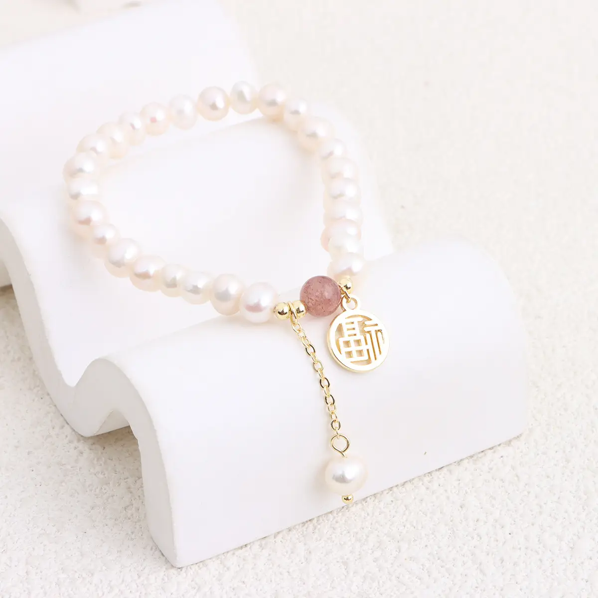 Natural Freshwater Pearl Bracelet Love Heart Design - Image 2