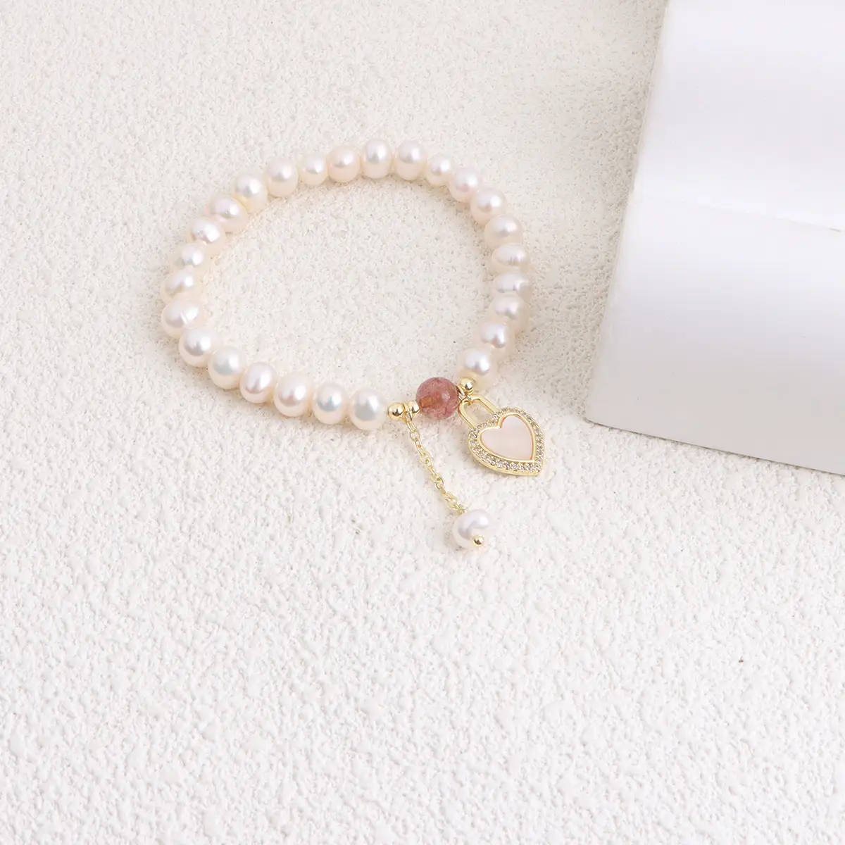Natural Freshwater Pearl Bracelet Love Heart Design - Image 3