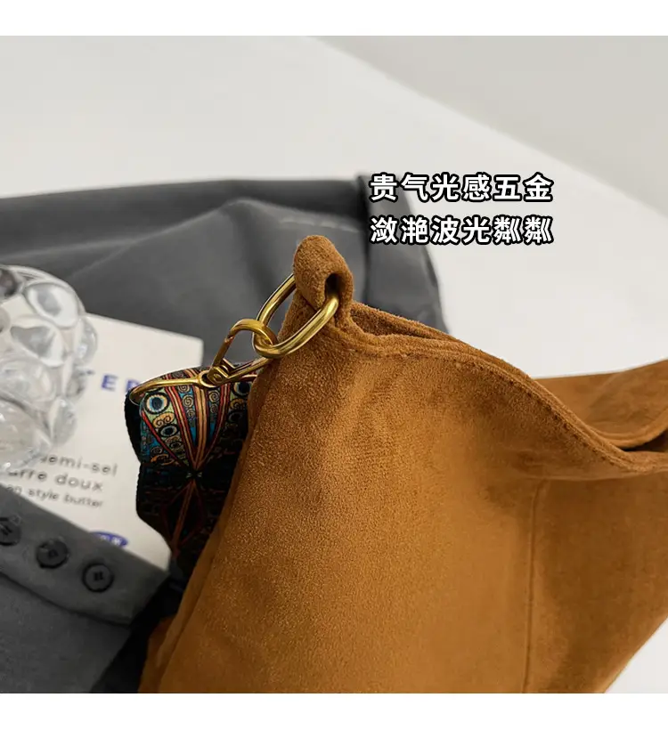 Matte Black Shoulder Crossbody Bag with Retro Strap — feature 13