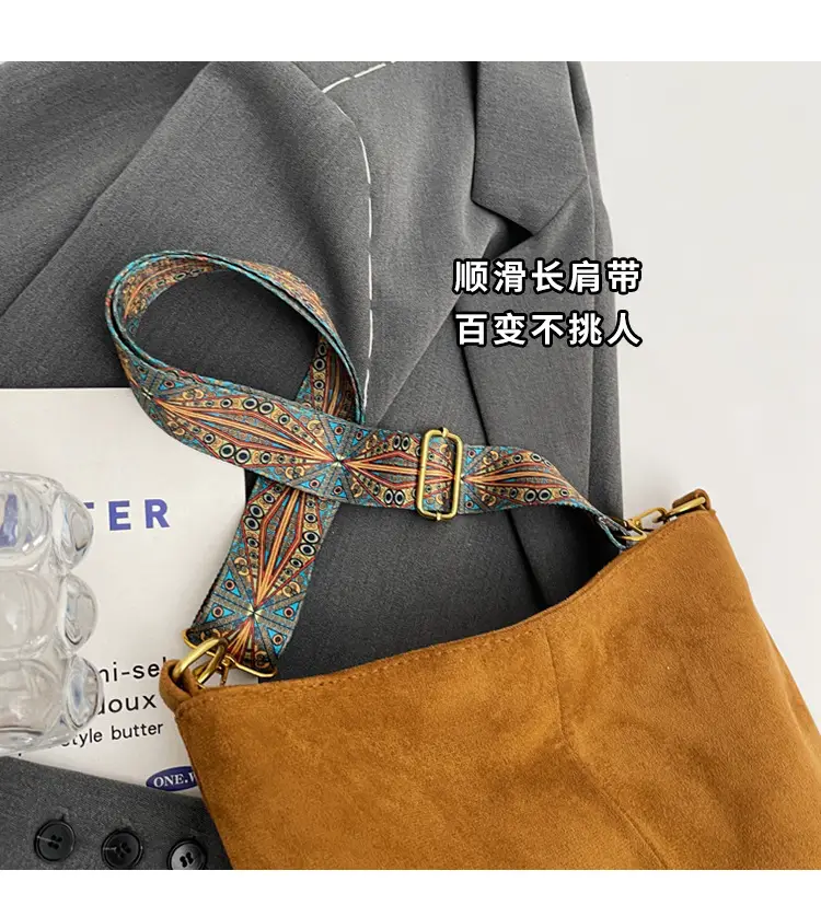 Matte Black Shoulder Crossbody Bag with Retro Strap — feature 15
