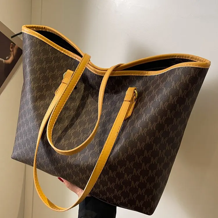 Women's 2025 Trendy Shoulder Bag with Gold Handles - Image 4