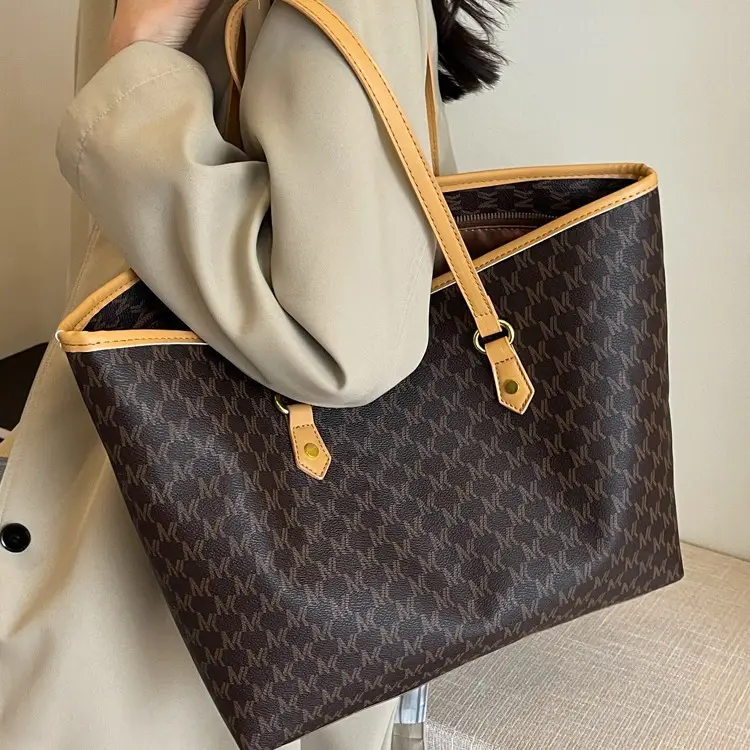 Women's 2025 Trendy Shoulder Bag with Gold Handles - Image 5