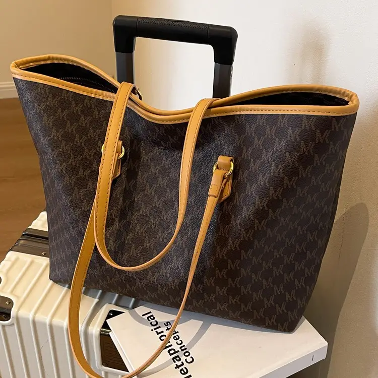 Women's 2025 Trendy Shoulder Bag with Gold Handles - Image 6