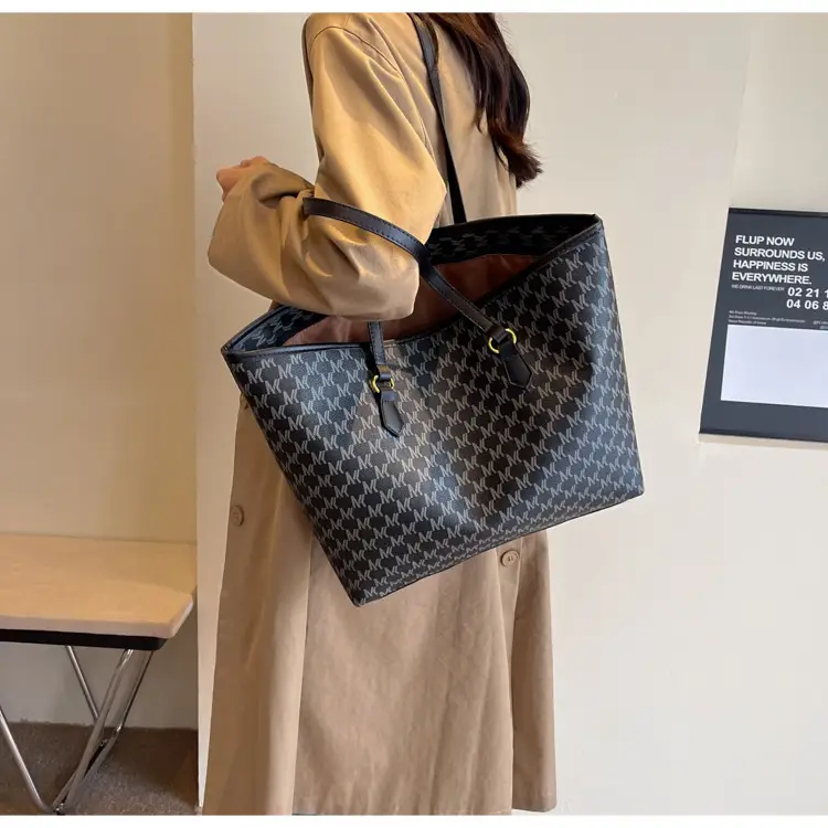 Women's 2025 Trendy Shoulder Bag with Gold Handles — feature 13