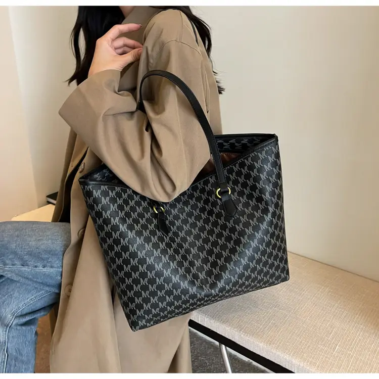 Women's 2025 Trendy Shoulder Bag with Gold Handles — feature 14