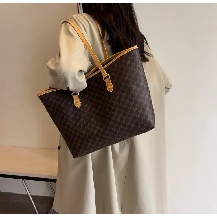 Women's 2025 Trendy Shoulder Bag with Gold Handles — feature 17