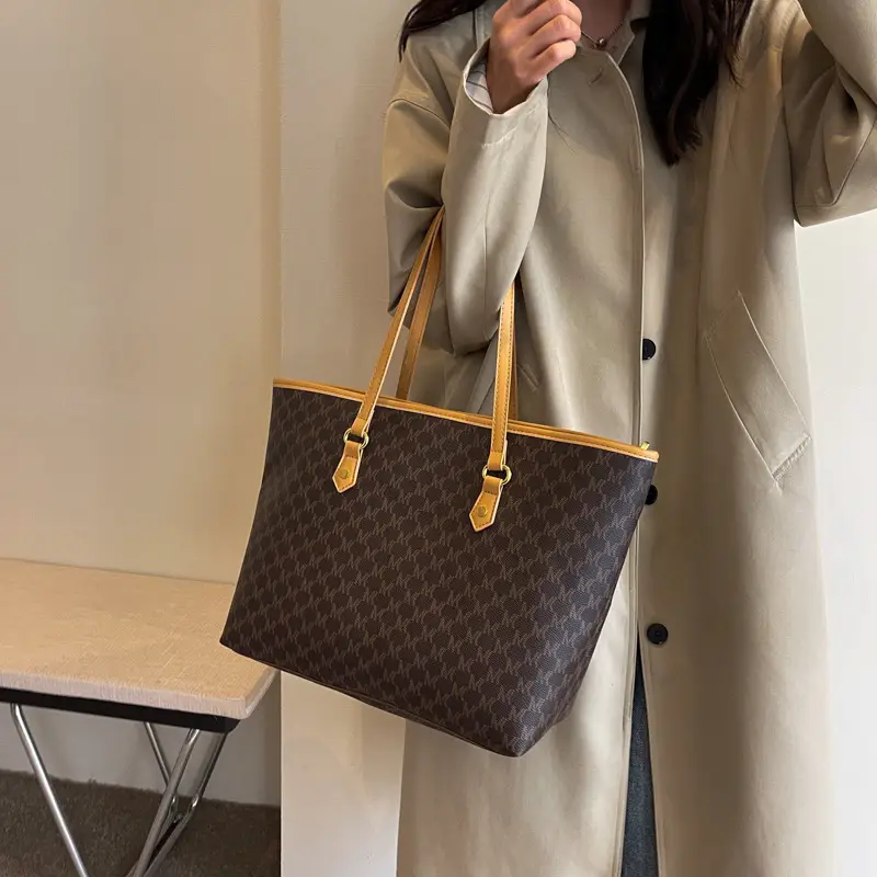 Women's 2025 Trendy Shoulder Bag with Gold Handles - Image 3