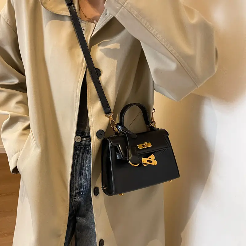 Women Retro Platinum Shoulder Bag 2023 Winter — feature 14